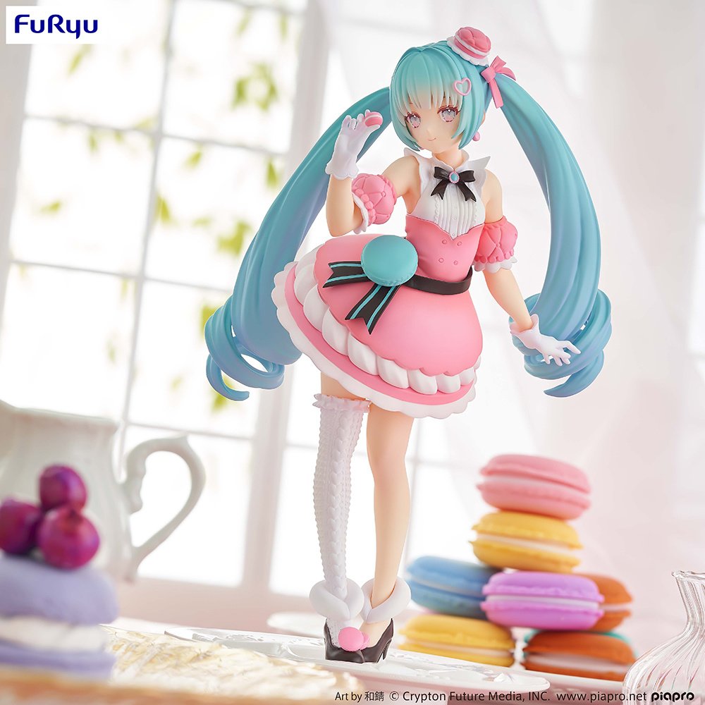 FuRyu Hatsune Miku Sweet Sweets Series Macaroon Exceed creative