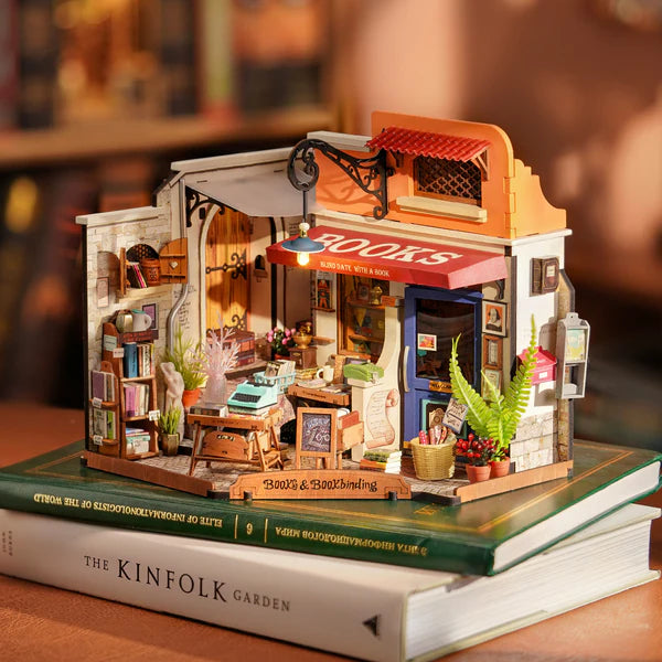 Rolife DIY House Lux Series DG164 Corner Bookstore